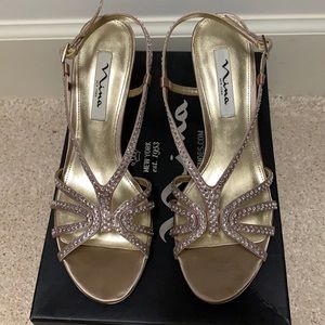 Nina Bobbie JS dress sandal champagne